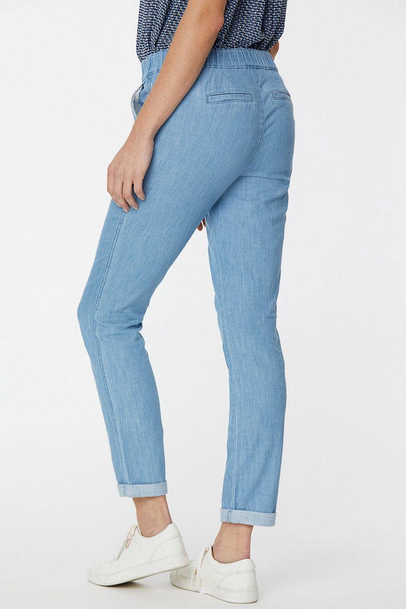 Light Blue Women's NYDJ Petite Slim Jogger Ankle Pants | NZ 431ANGSRD