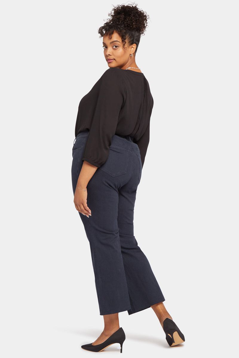 Navy Women's NYDJ Plus Relaxed Flared Jeans | NZ 158GYUFZO