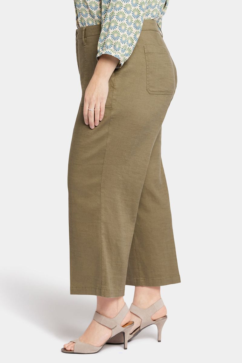 Olive Women's NYDJ Plus Wide Leg Cargo Capri Pants | NZ 126IRAZOV