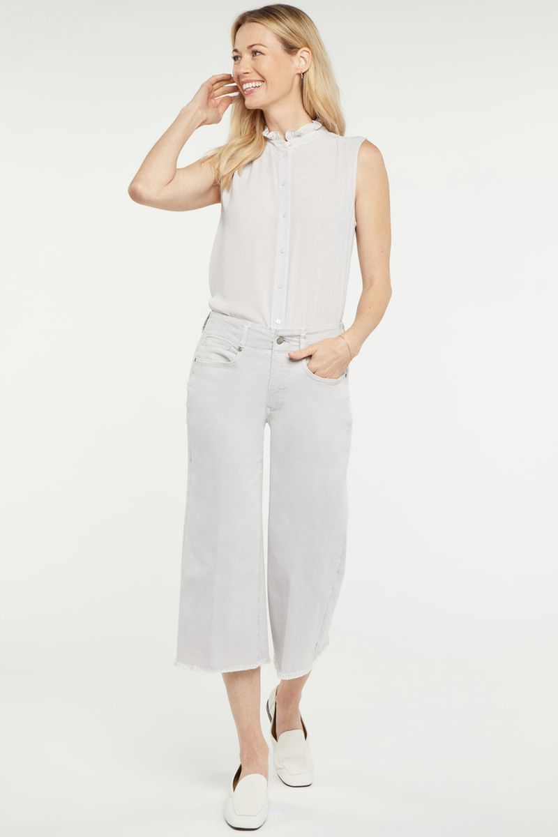 White Women's NYDJ Petite Wide Leg Capri Jeans | NZ 652JTHIPD